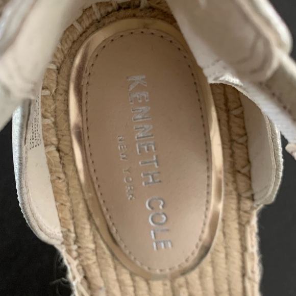 Kenneth Cole NY Olivia T Strap Espadrille Wedge Sandal Ice Leather - Picture 8 of 10